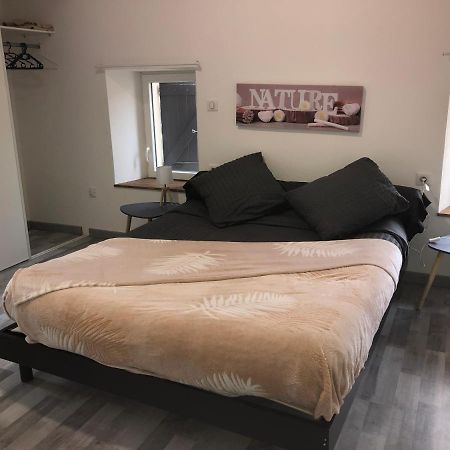 Gite Zen Pres Thermes De Jonzac Bois المظهر الخارجي الصورة